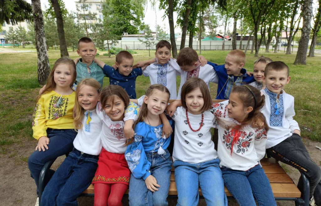ВИШИВАНКА - СИМВОЛ ЄДНОСТІ