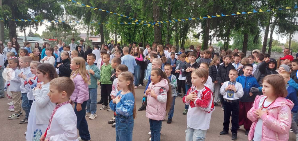 ВИШИВАНКА - СИМВОЛ ЄДНОСТІ