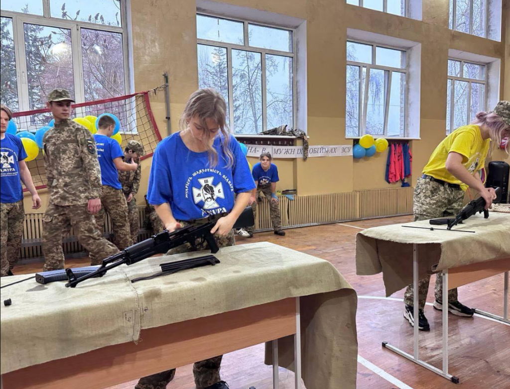 УКРАЇНА В ОБІЙМАХ ЗСУ